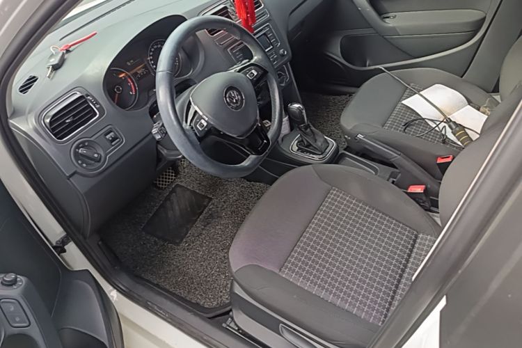 Volkswagen Polo 2016 #17 Volkswagen Polo 2016 car image #17
