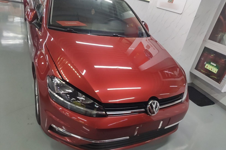 Volkswagen Golf 2019 car image #3