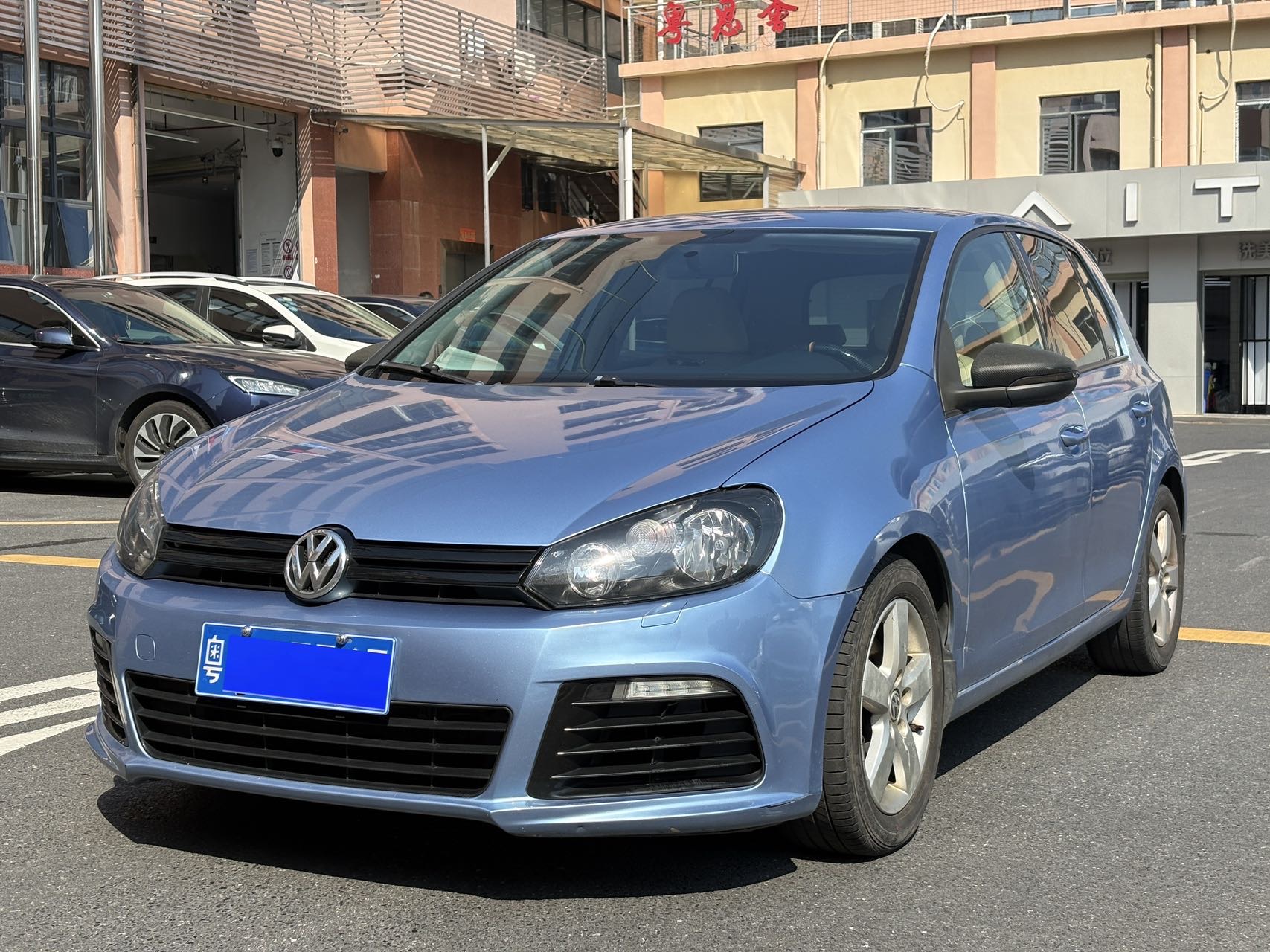 Volkswagen Golf 2010 Volkswagen Golf 2010 car image
