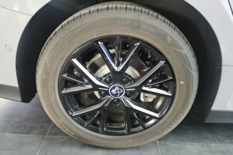 BYD Han 2025 #10 BYD Han 2025 immagine di auto #10