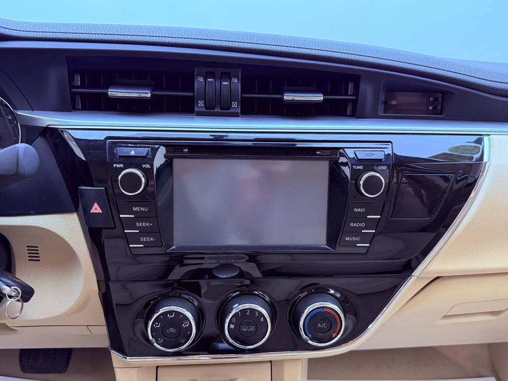 2015 car image #18