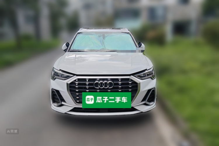 Audi Q3 2023 car image #3