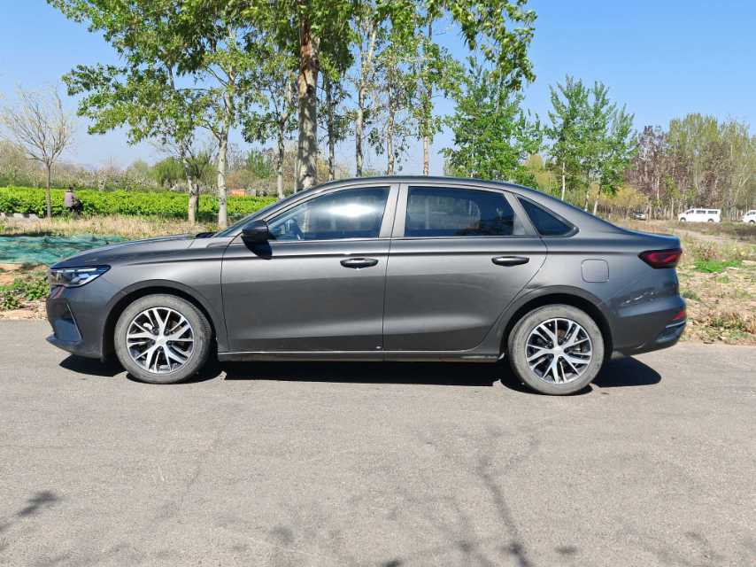 GEELY Emgrand 2023 car image #4