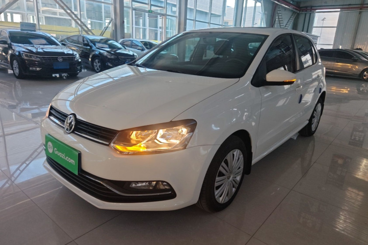 Volkswagen Polo 2017 car image #2