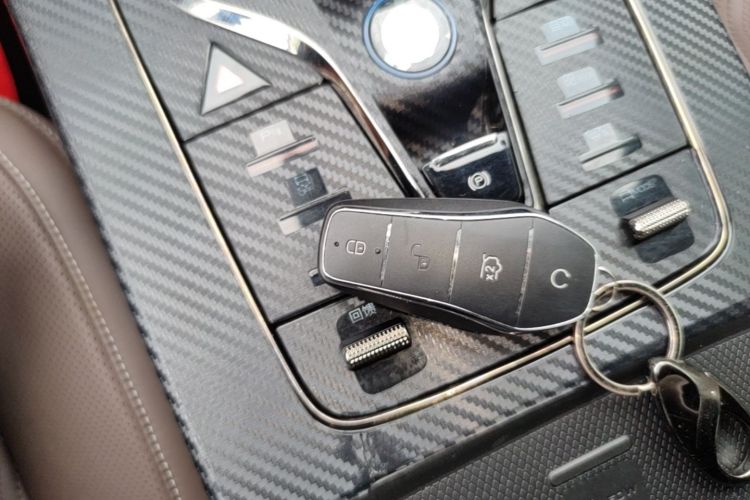 BYD Han 2024 car image #9
