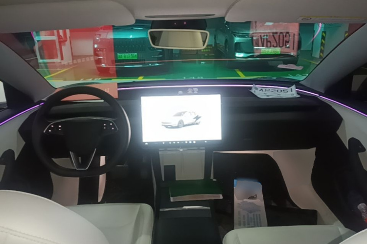 Tesla Model 3 2024 #10 Tesla Model 3 2024 car image #10