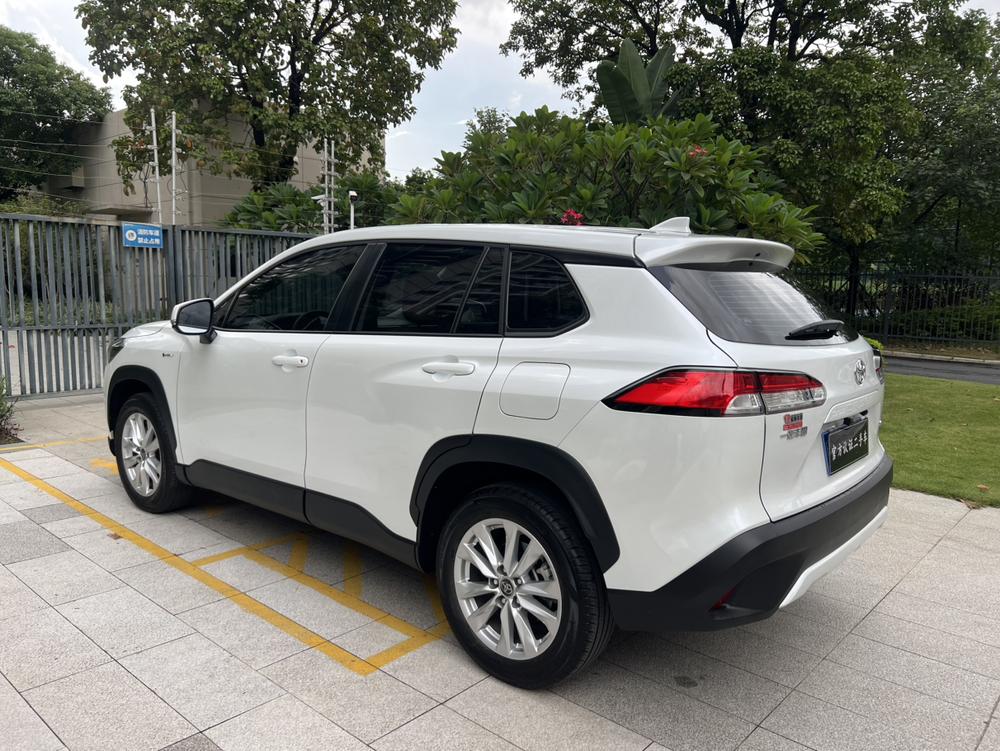 Toyota Corolla Cross 2025 #5 Toyota Corolla Cross 2025 صورة سيارة #5