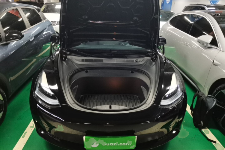 Tesla Model 3 2023 car image #20