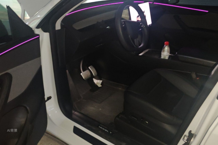 Tesla Model Y 2025 #18 Tesla Model Y 2025 immagine di auto #18