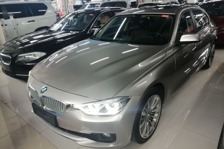 BMW 3 Series 2019 car image #2