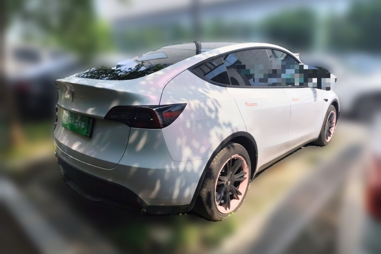 Tesla Model Y 2023 #5 Tesla Model Y 2023 car image #5