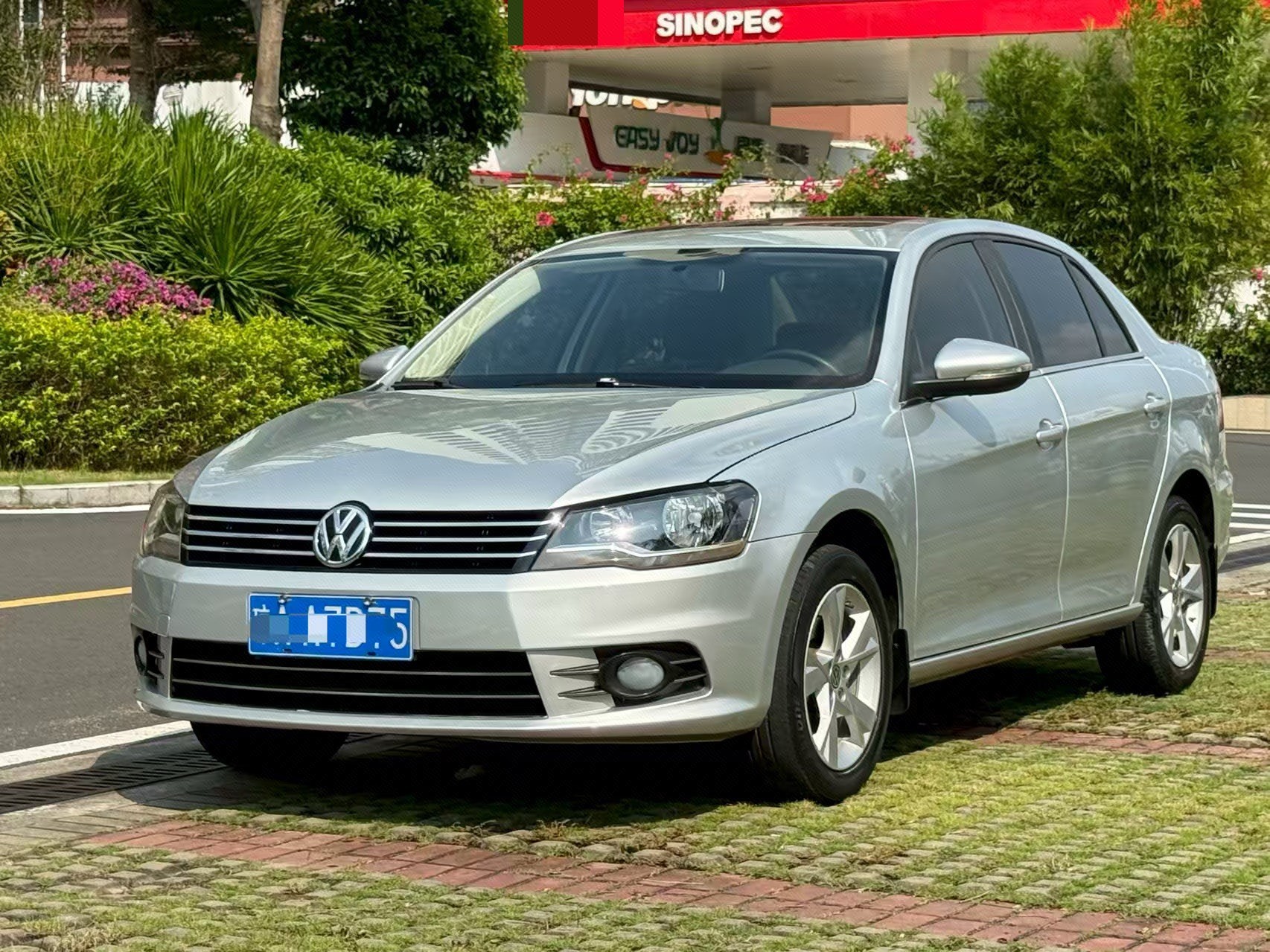 Volkswagen Bora 2014 car image 