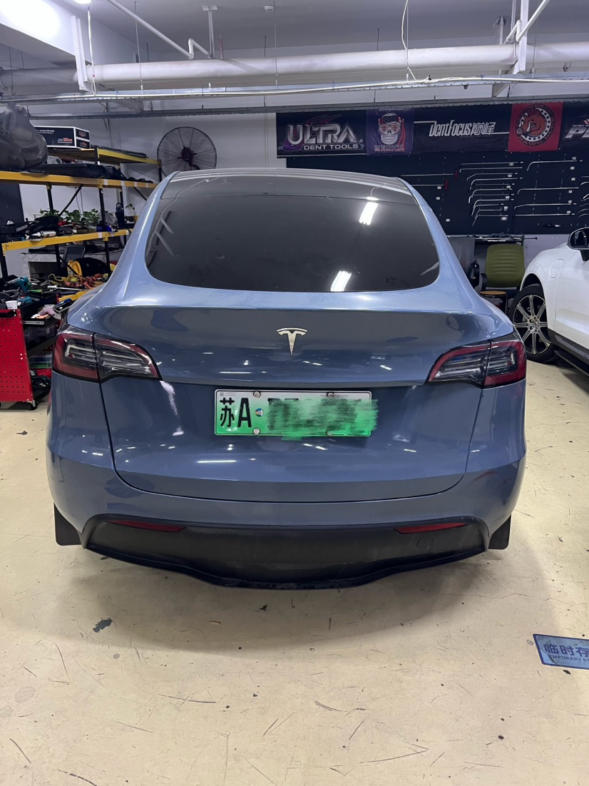 Tesla Model Y 2023 #3 Tesla Model Y 2023 car image #3
