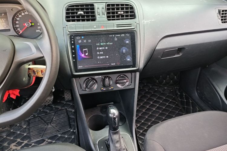 Volkswagen Polo 2017 #13 Volkswagen Polo 2017 car image #13