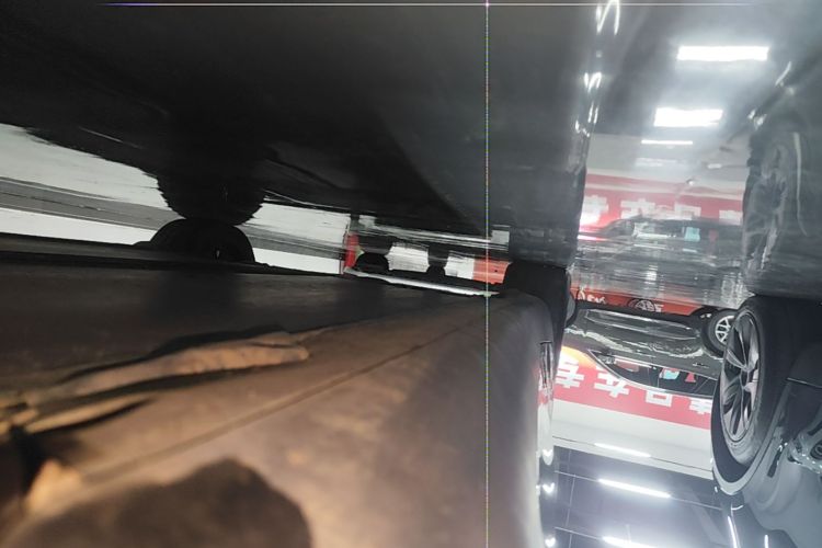 Tesla Model Y 2024 car image #26