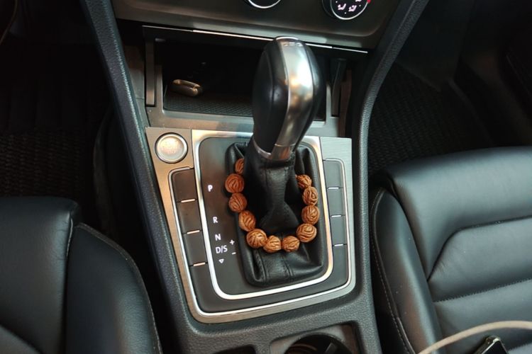 Volkswagen Golf 2015 car image #14