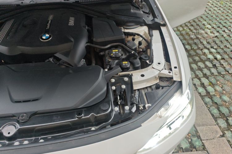BMW 3 Series 2019 #29 BMW 3 Series 2019 car image #29