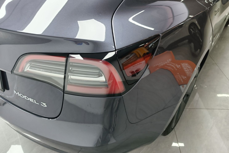 Tesla Model 3 2023 car image #8