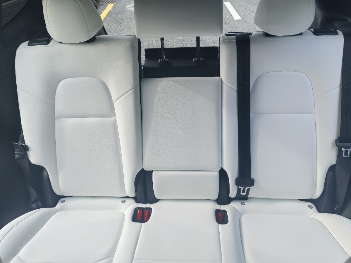 Tesla Model Y 2022 car image #5