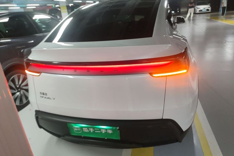 Tesla Model Y 2026 car image #4
