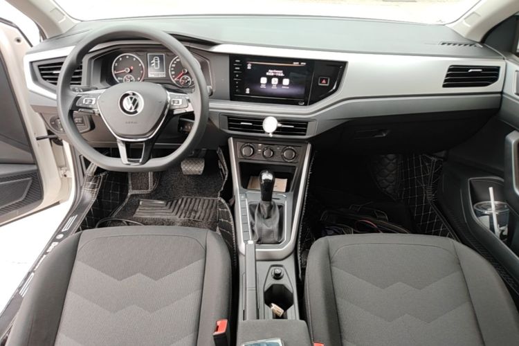 Volkswagen Polo 2022 car image #11