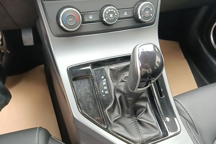 GEELY Emgrand 2020 #14 GEELY Emgrand 2020 car image #14