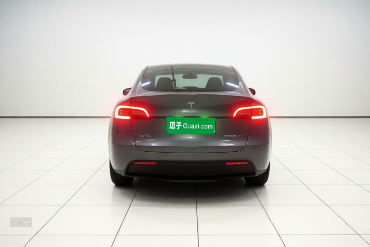 Tesla Model Y 2023 #6 Tesla Model Y 2023 car image #6