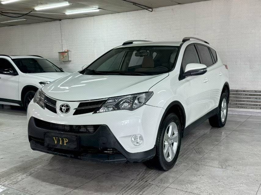 Toyota RAV4 2015 image de voiture 