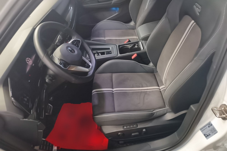 Volkswagen Golf 2023 car image #15