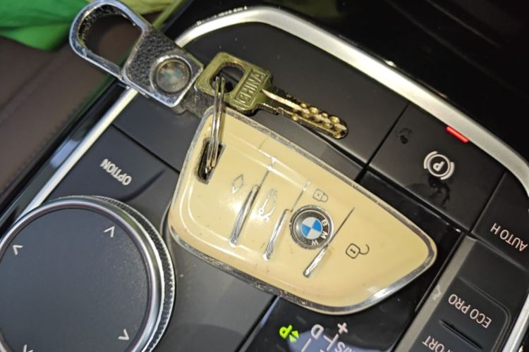 BMW 3 Series 2021 imagem de carro #9