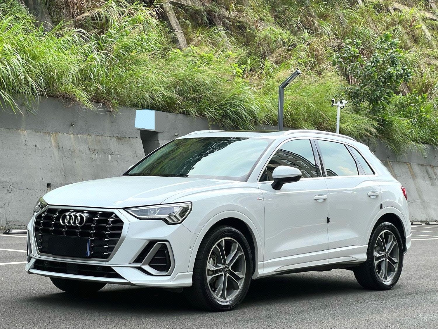 Audi Q3 2022 Audi Q3 2022 car image