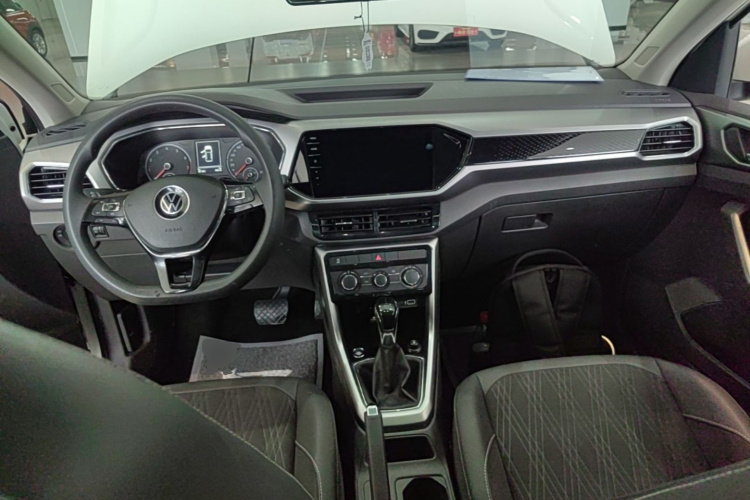 Volkswagen T-Cross 2021 изображение автомобиля #11