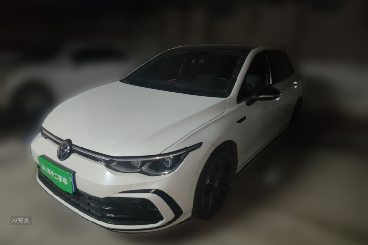 Volkswagen Golf 2023 car image #2