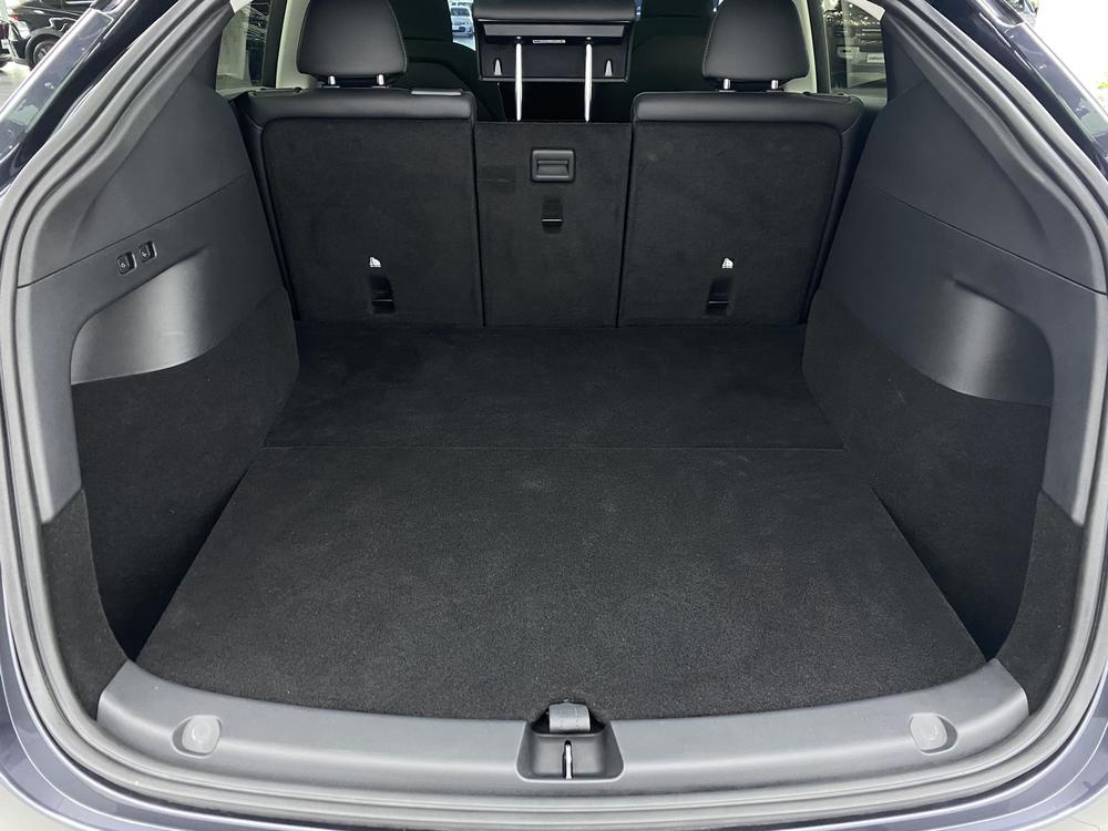 Tesla Model Y 2025 #30 Tesla Model Y 2025 car image #30