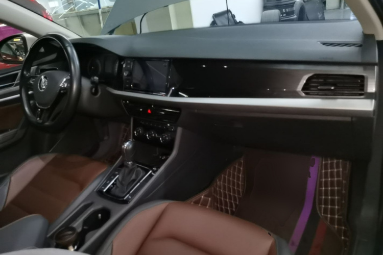 Volkswagen Lavida 2018 car image #10