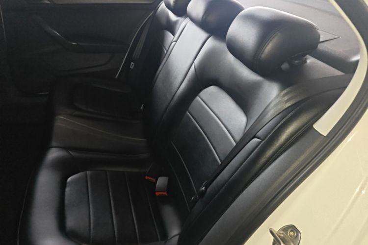 Volkswagen Santana 2018 car image #17