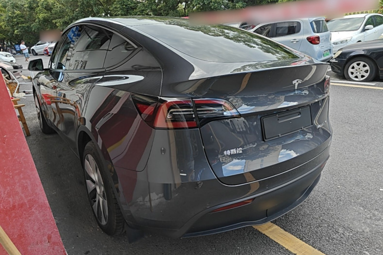 Tesla Model Y 2022 #5 Tesla Model Y 2022 car image #5