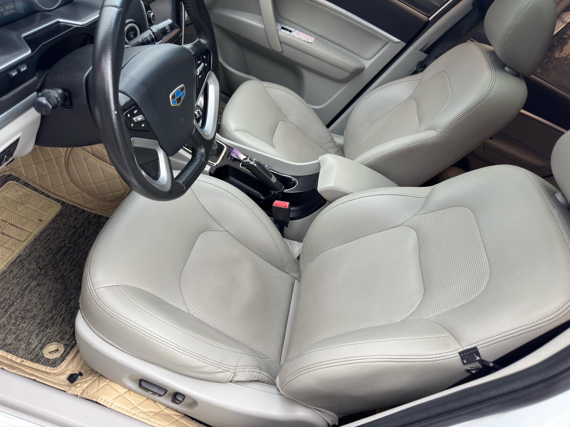 GEELY Emgrand 2015 صورة سيارة #12