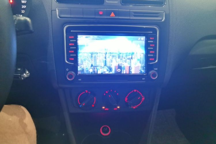 Volkswagen Polo 2015 #13 Volkswagen Polo 2015 car image #13