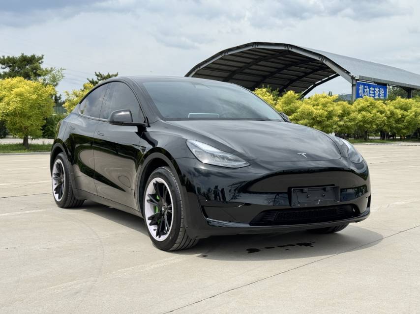 Tesla Model Y 2023 #3 Tesla Model Y 2023 car image #3