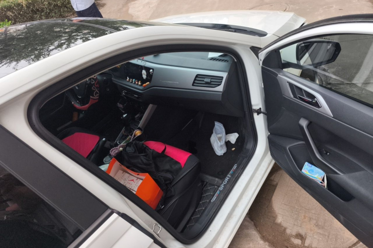 Volkswagen Polo 2022 car image #21