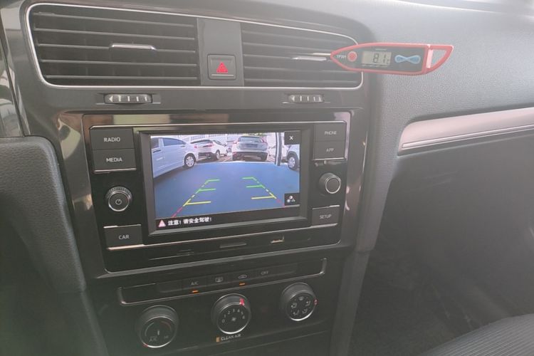 Volkswagen Golf 2018 car image #13