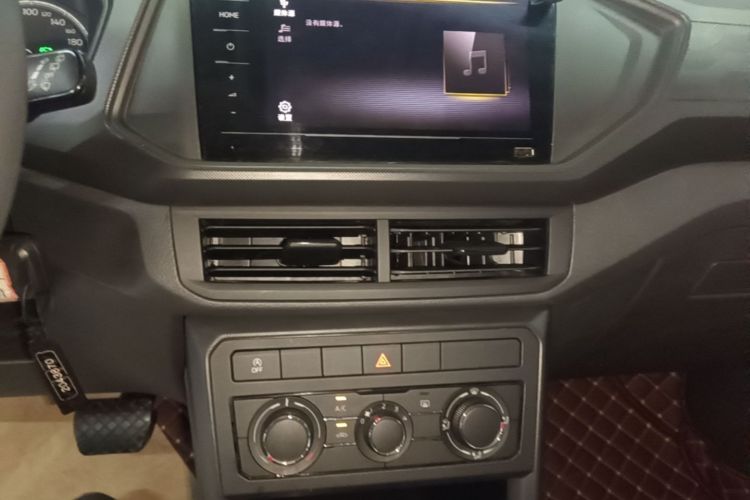 Volkswagen T-Cross 2021 car image #17