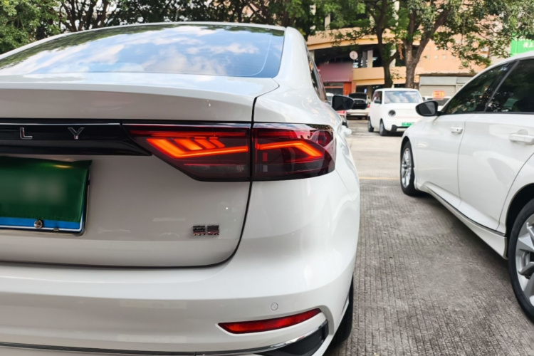 GEELY Emgrand 2024 immagine di auto #8