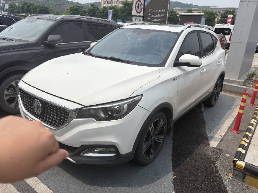 MG ZS 2018 MG ZS 2018 car image