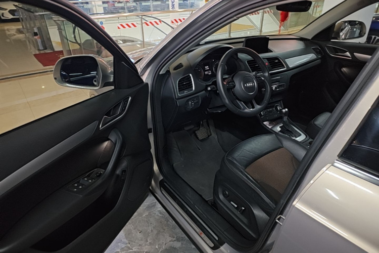 Audi Q3 2019 #16 Audi Q3 2019 car image #16
