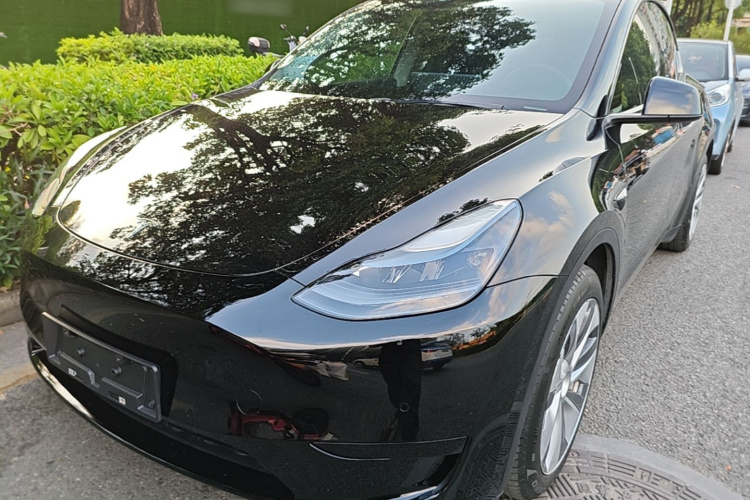 Tesla Model Y 2022 #2 Tesla Model Y 2022 car image #2