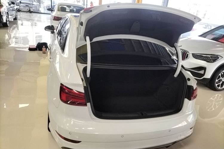 Audi A3 2018 immagine di auto #19