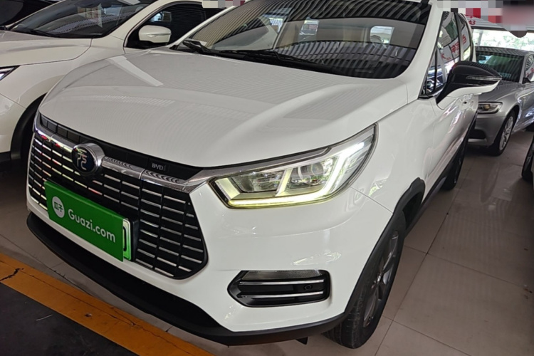 BYD Yuan New Energy 2019 car image #2