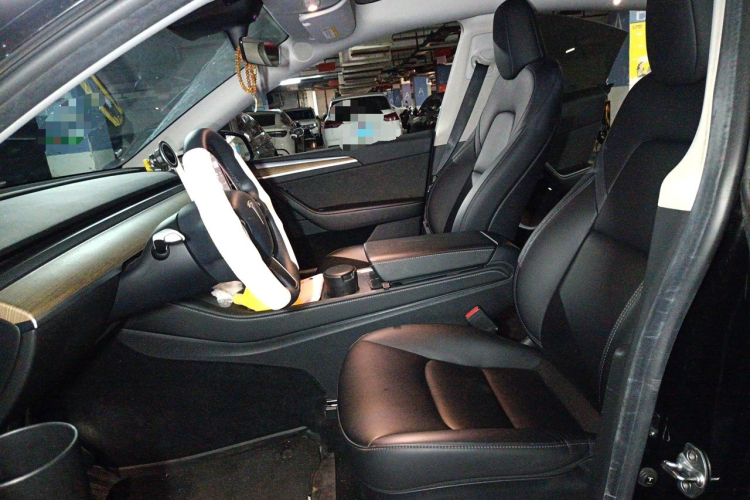 Tesla Model Y 2022 #15 Tesla Model Y 2022 car image #15